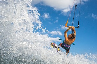 Enjoy Kitesurfing in Egypt: Destinations and Schools